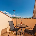 Guest house Complex Vetrina-shared Pool Nova Vas (Porec)