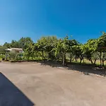 Complex Vetrina-shared Pool Nova Vas (Porec)
