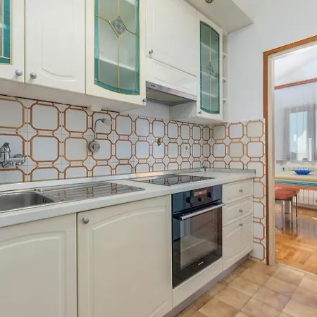 Complex Vetrina-shared Pool Гостевой дом 4*