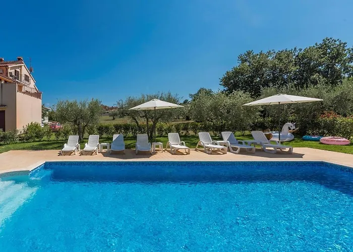 Complex Vetrina-shared Pool