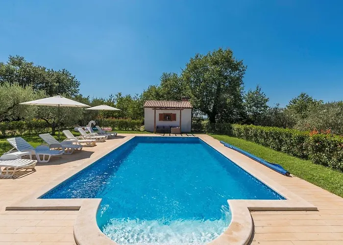 Complex Vetrina-shared Pool 4*