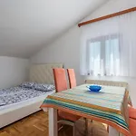 Complex Vetrina-shared Pool