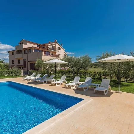 Maison d'hôtes Complex Vetrina-shared Pool Nova Vas (Porec)
