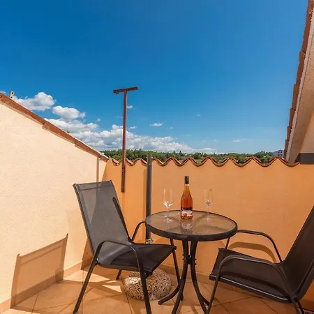 Penzion Complex Vetrina-shared Pool Nova Vas (Porec)