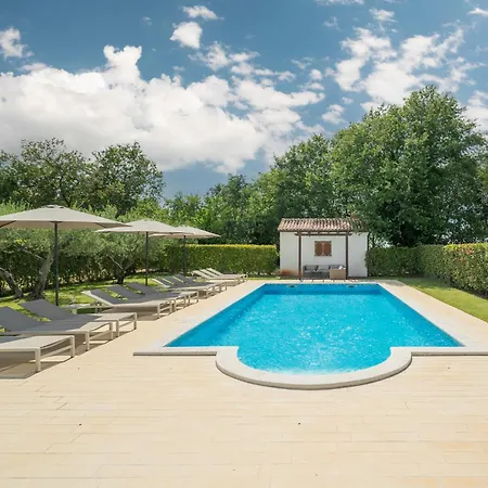 Complex Vetrina-shared Pool Nova Vas