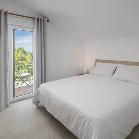 Complex Vetrina-shared Pool Pensionat 3*
